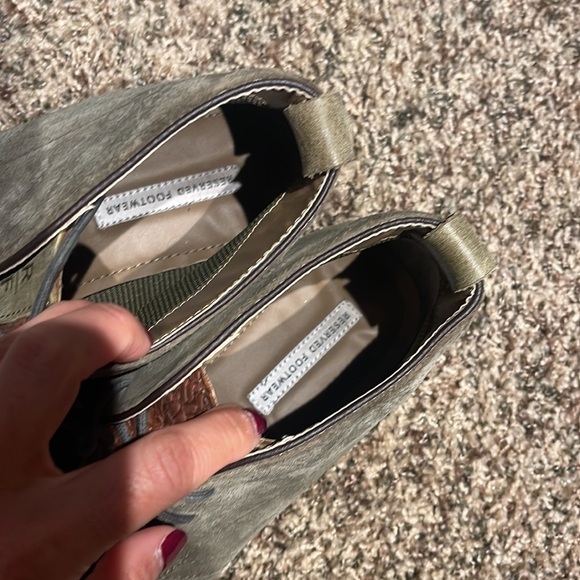 RESERVED FOOTWEAR CONWAY CHUKKA BOOT // OLIVE - Picture 7 of 10